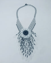 Load image into Gallery viewer, La New York Flower Necklace Set - SOLOLI