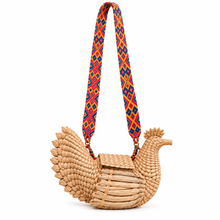Load image into Gallery viewer, Gallina Handwoven Chuspata Palm Chicken Bag
