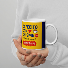 Load image into Gallery viewer, Cafecito con Chisme Mug – Fresh Gossip Edition
