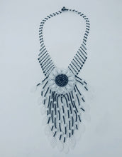 Load image into Gallery viewer, La New York Flower Necklace Set - SOLOLI 
