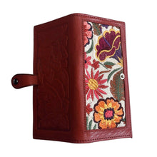 Load image into Gallery viewer, Las Flores leather and textile wallet - SOLOLI 
